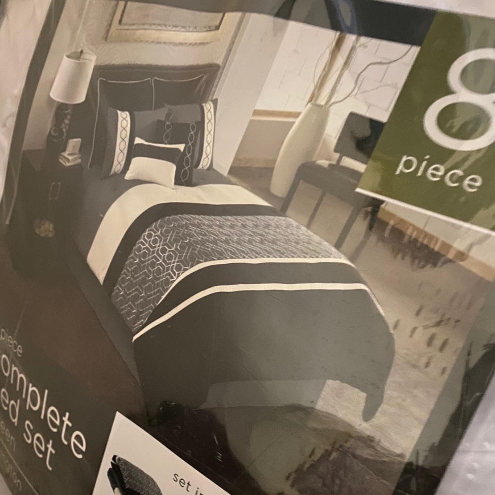 8 piece Covington queen bedding set